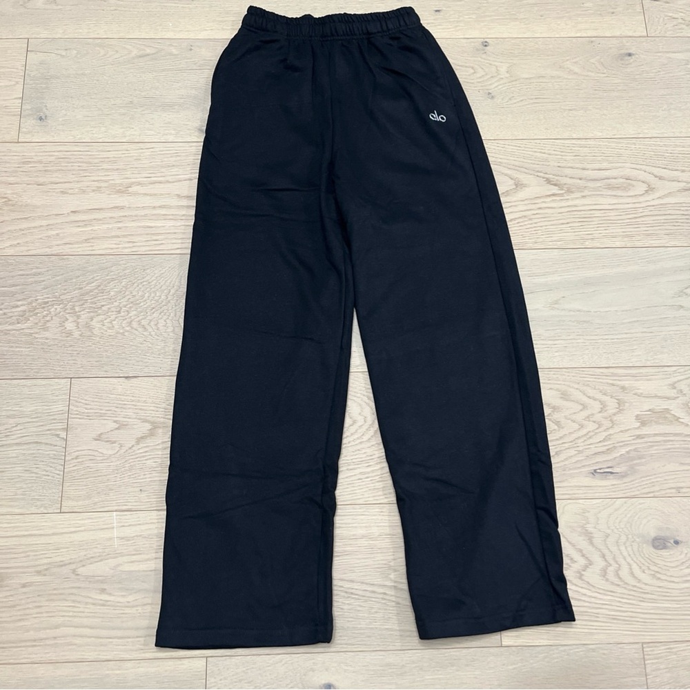 ALO Yoga Unisex Black Zip-Up Hoodie and Jogger Set - Picture 11 of 15